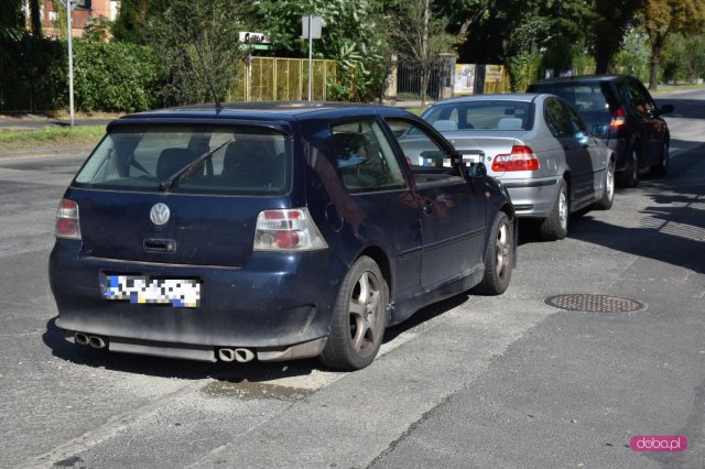 Zderzenie trzech samochodów w Dzierżoniowie 
