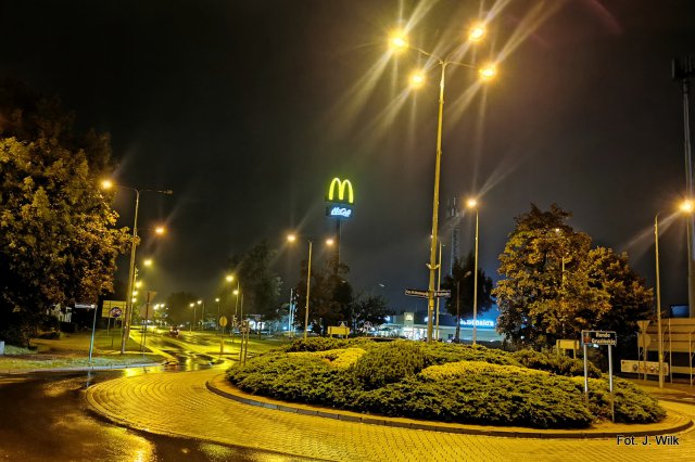 Spacer po Dzierżoniowie w deszczowy wieczór - zdjęcia Jana Wilka