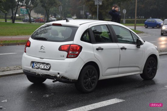 Zderzenie dwóch pojazdów na Piastowskiej w Dzierżoniowie