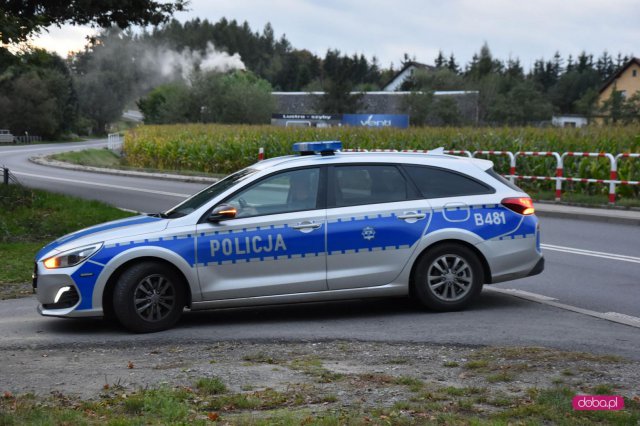 Zderzenie dwóch pojazdów na drodze Uciechów - Kołaczów