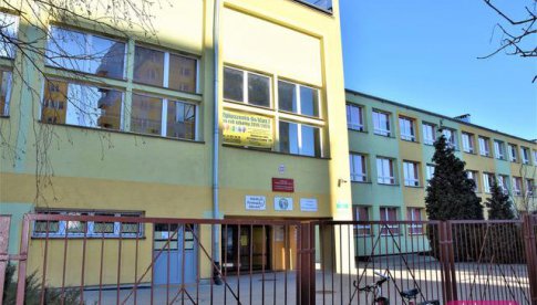 Dzierżoniowska Szkoła Podstawowa nr 5 przechodzi na nauczanie hybrydowe