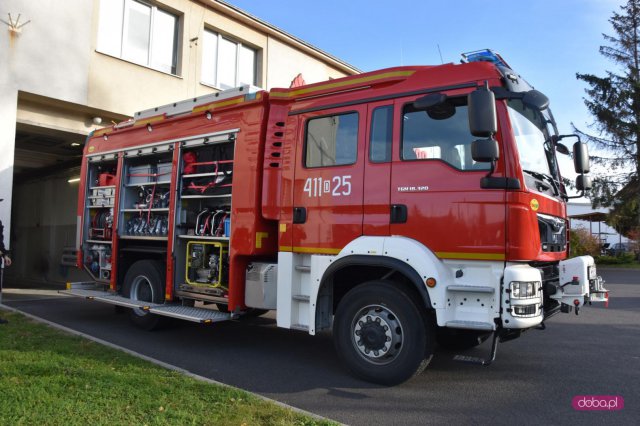 Nowy wóz straży pożarnej w Dzierżoniowie