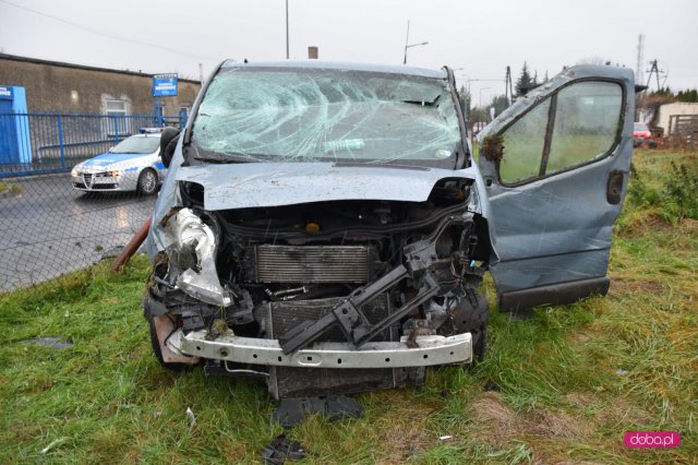 Bus z obywatelami Ukrainy wypadł z drogi w Dzierżoniowie