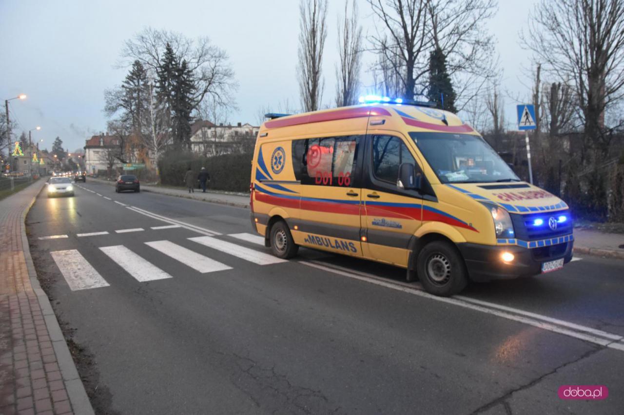 14-latka potrącona przez auto na przejściu dla pieszych w Pieszycach