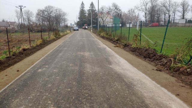 Odbiór techniczny nowej drogi w Radzikowie
