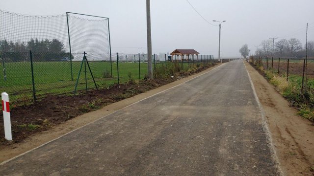 Odbiór techniczny nowej drogi w Radzikowie