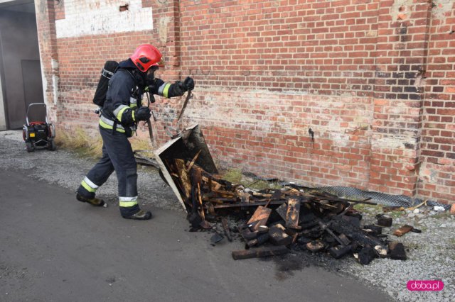 Pożar hali w Pieszycach