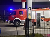 Interwencja straży pożarnej na stacji paliw