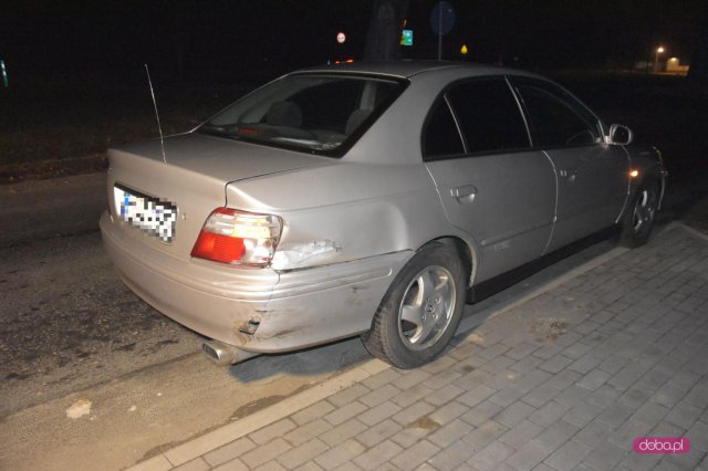 Zderzenie dwóch pojazdów na ósemce