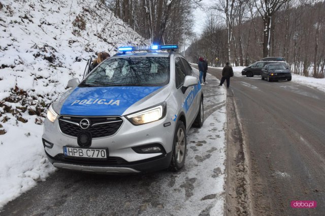 Zderzenie dwóch pojazdów na drodze Pieszyce - Kamionki