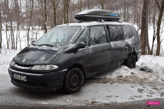 Zderzenie dwóch pojazdów na drodze Pieszyce - Kamionki