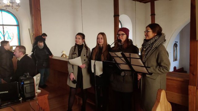 Kolędowanie w kościele p.w. Matki Boskiej Częstochowskiej w Łagiewnikach