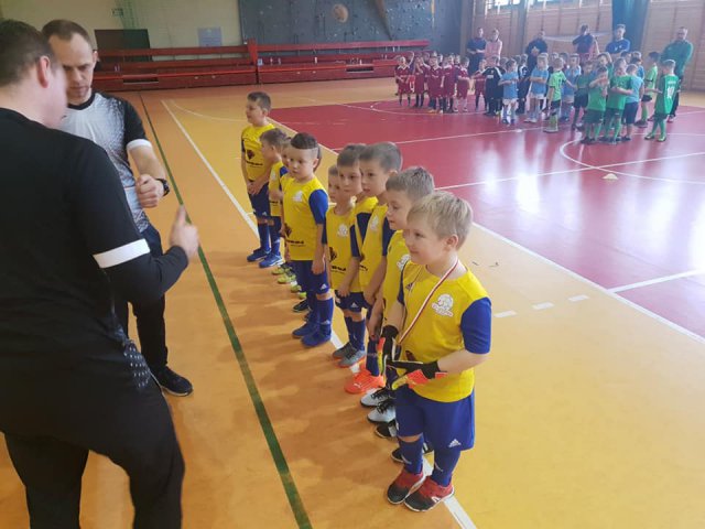 Zmagania najmłodszych piłkarzy UKS Siódemka Bielawa