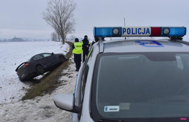 Samochód wypadł z drogi Łagiewniki -  Ratajno