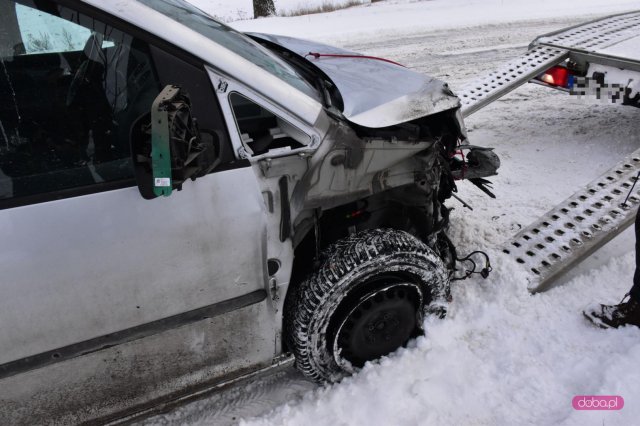 Zderzenie volkswagena z ciężarówką na ósemce