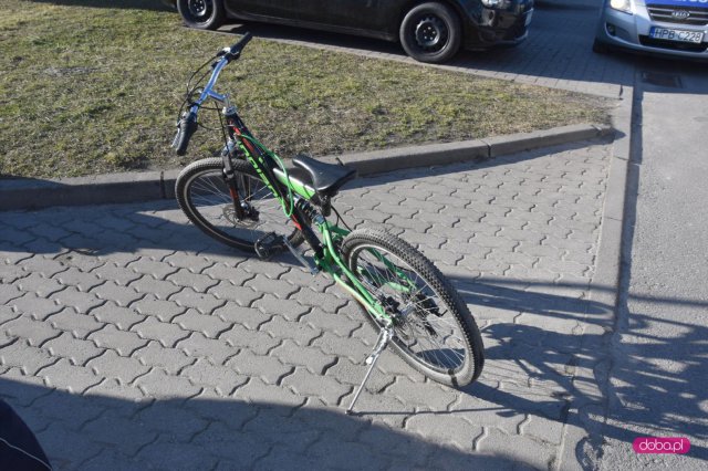 10-letni rowerzysta zderzył się z autem na ul. Parkowej w Bielawie