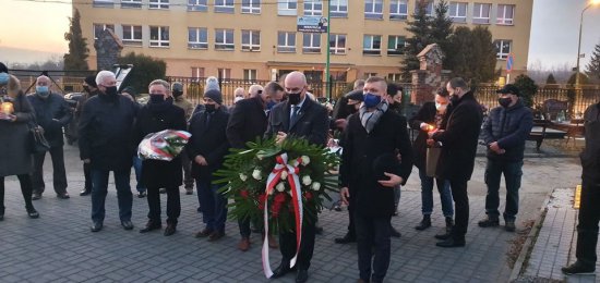 Wicewojewoda dolnośląski na społecznych obchodach Narodowego Dnia Pamięci Żołnierzy Wyklętych w Dzierżoniowie