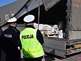 Pożar samochodu ciężarowego na drodze Łagiewniki - Strzelin