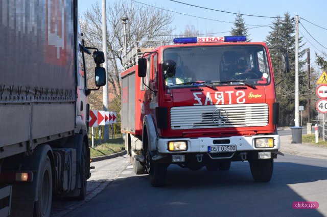 Pożar samochodu ciężarowego na drodze Łagiewniki - Strzelin