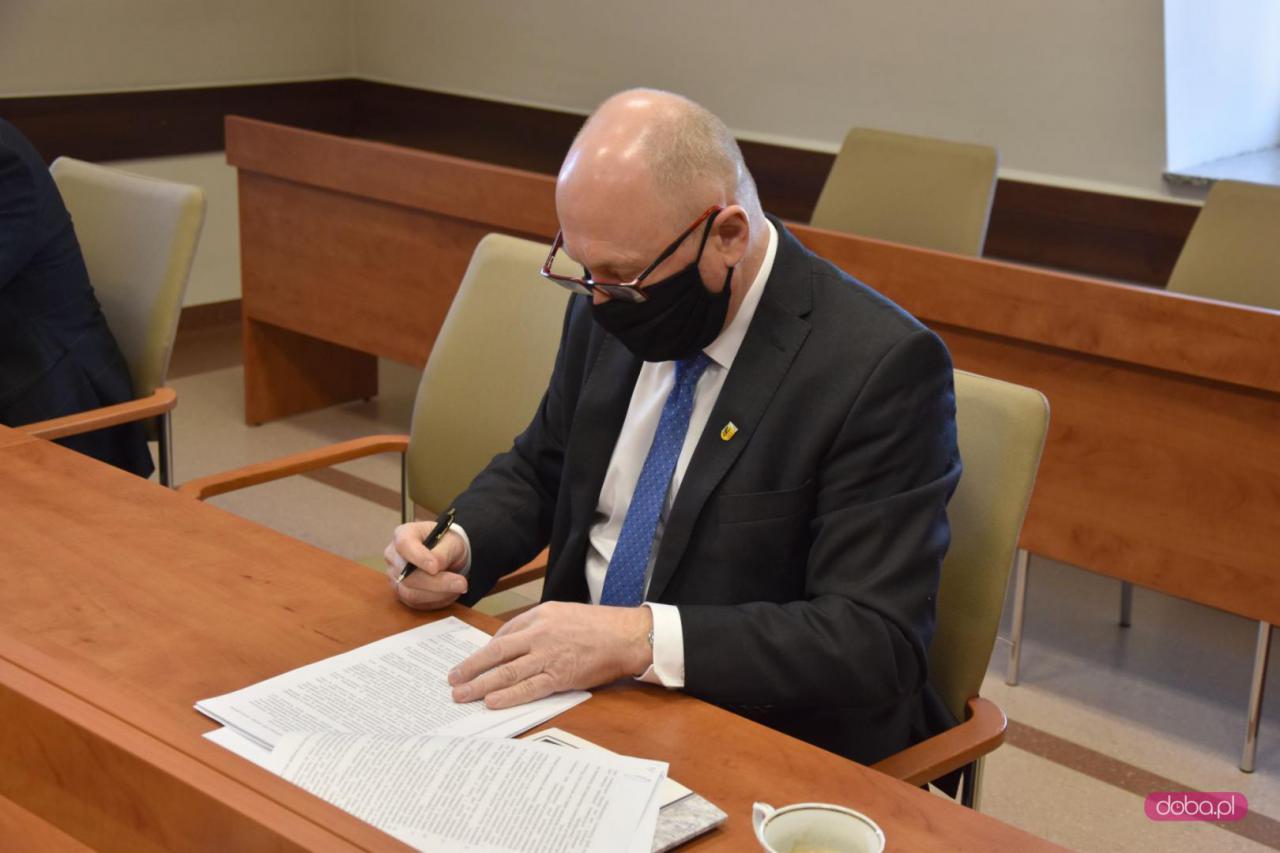 Podpisano umowę na budowę żłobka w Piławie Górnej 