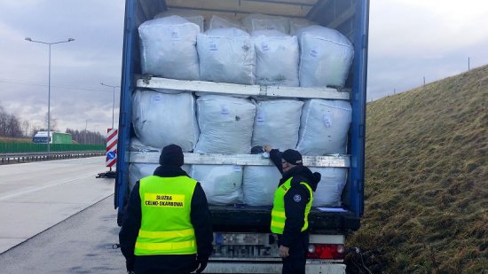 Nielegalny transport 20 ton odpadów zatrzymany przez KAS na A4
