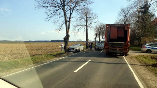 Wypadek na drodze Dzierżoniów - Świdnica