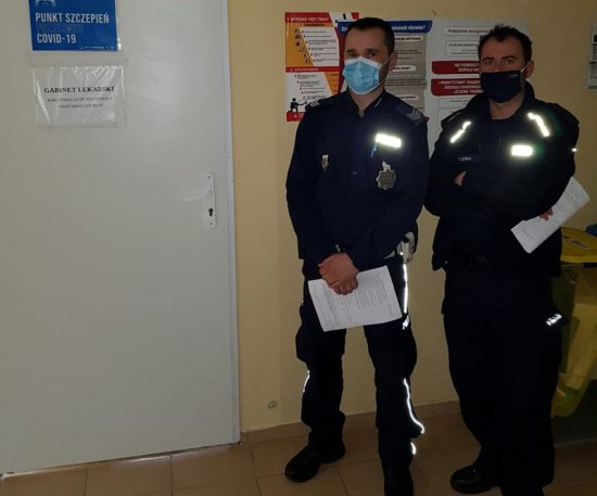 Pierwsi policjanci z powiatu dzierżoniowskiego zaszczepieni