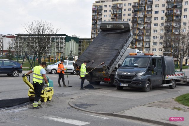 Dzierżoniów: naprawiamy drogi po zimie