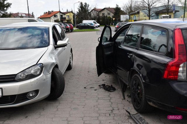 Zderzenie volkswagena z volvo w Dzierżoniowie