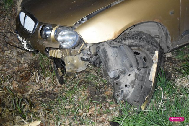 Rover wypadł z drogi w Bratoszowie