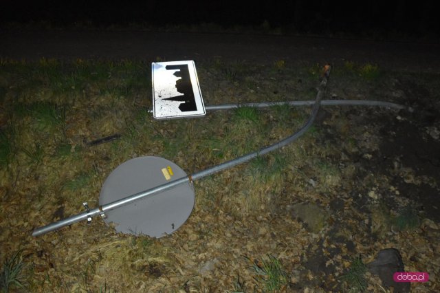 Rover wypadł z drogi w Bratoszowie