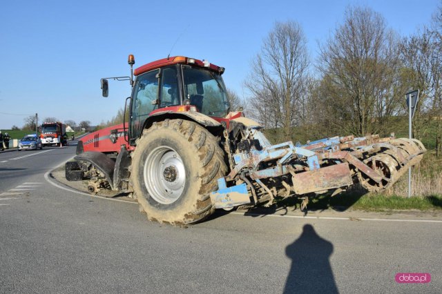 Fiatem uderzyła w ciągnik rolniczy