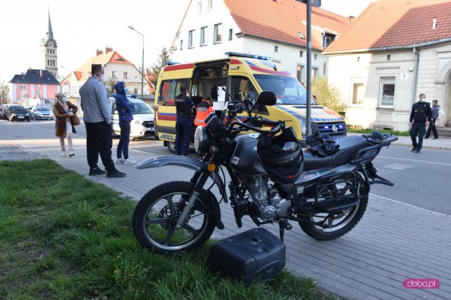 Zderzenie suzuki z motocyklistą w Bielawie