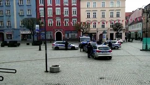 Dzierżoniowscy policjanci uczcili pamięć zamordowanego policjanta