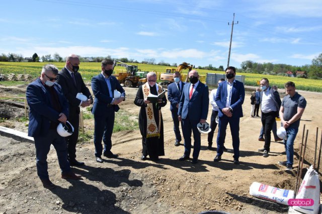 Wmurowano akt erekcyjny pod budowę żłobka w Piławie Górnej