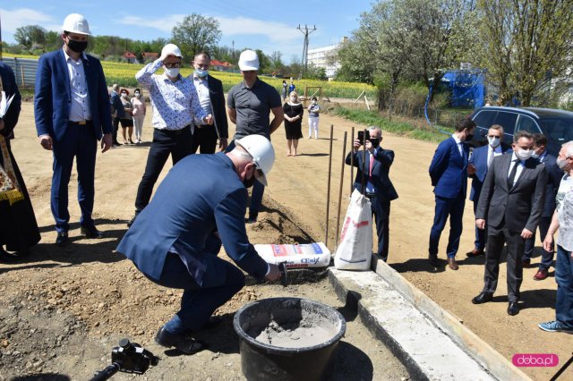 Wmurowano akt erekcyjny pod budowę żłobka w Piławie Górnej