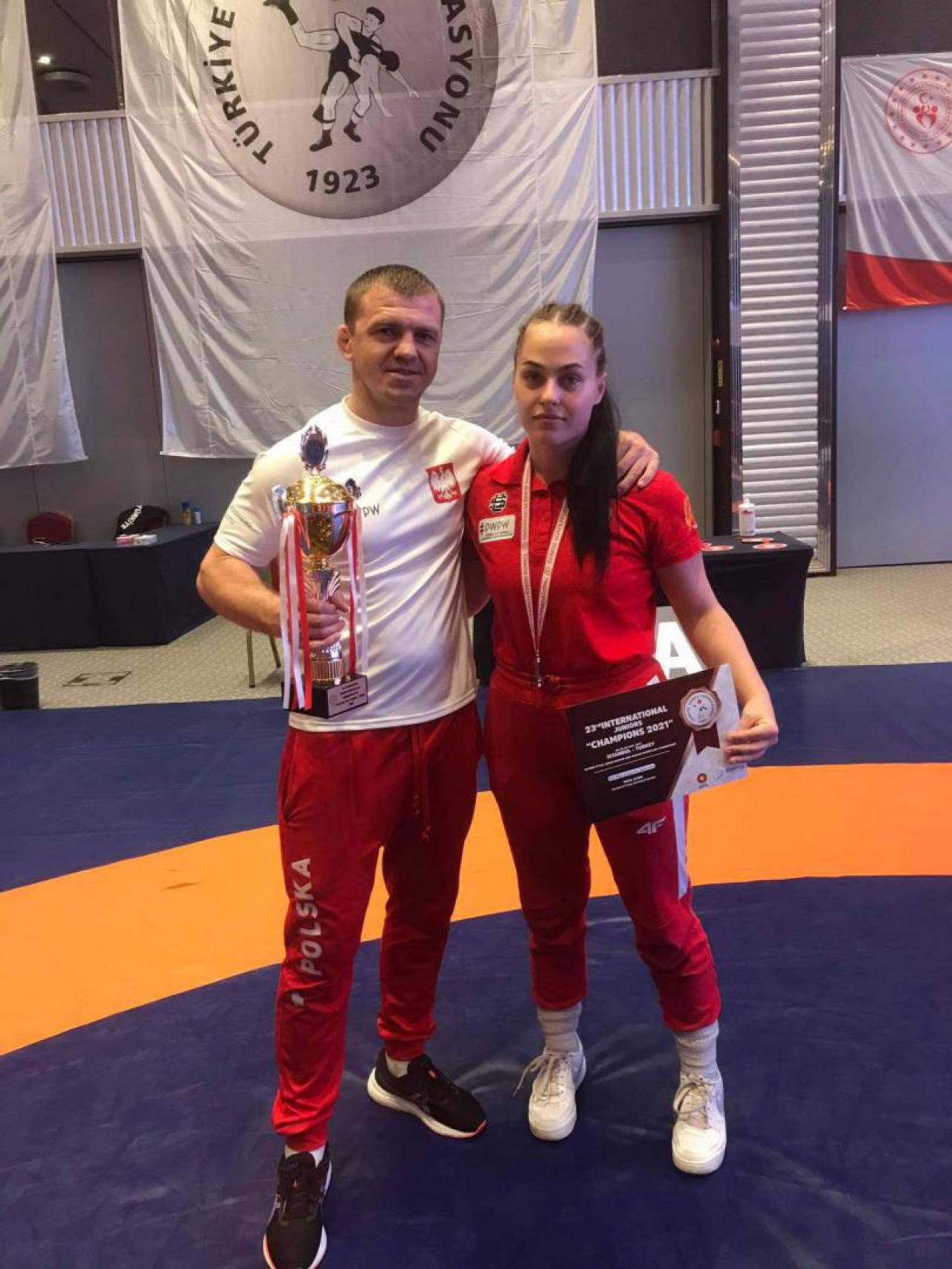 Srebrny medal Karoliny Kozłowskiej w zawodach zapaśniczych w Turcji