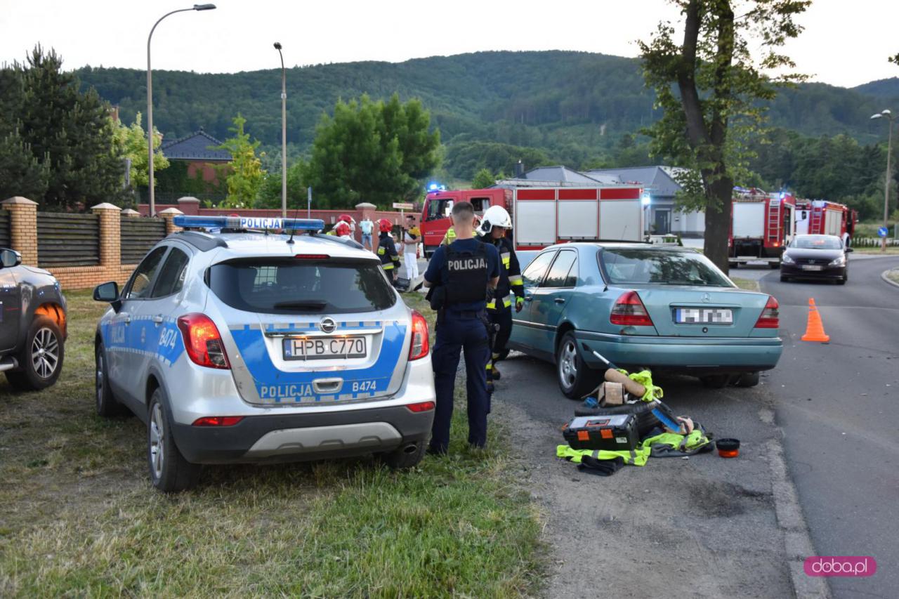 Pijany Ukrainiec uderzył mercedesem w citroena