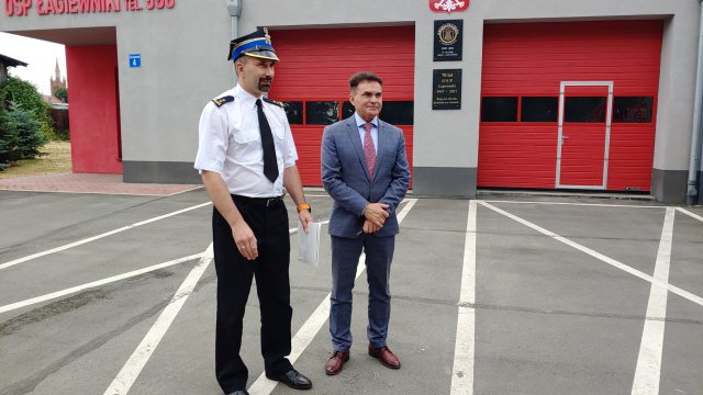 Samochód z KP PSP w Dzierżoniowie dla OSP Łagiewniki