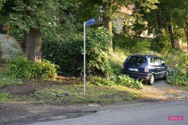 Zderzenie dwóch pojazdów w Stoszowie