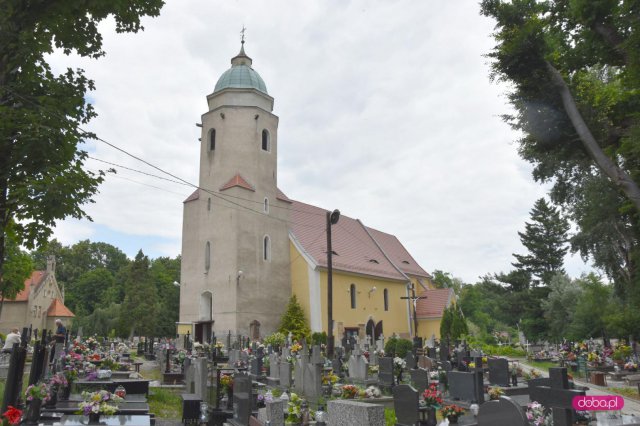 Pieszyce:  nowy proboszcz objął parafię św. Jakuba Apostoła