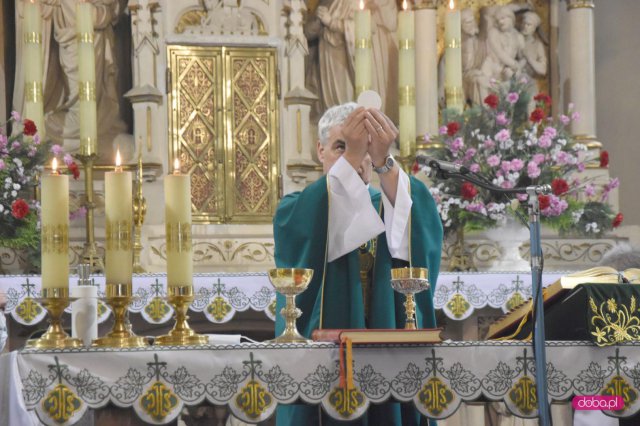 Pieszyce:  nowy proboszcz objął parafię św. Jakuba Apostoła