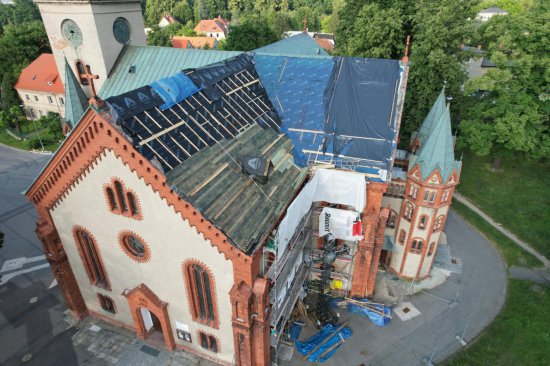 Remont dachu kościoła pw. Bożego Ciała w Bielawie