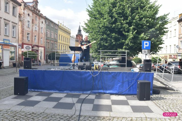 Koncert i mobilny punkt szczepień w Niemczy