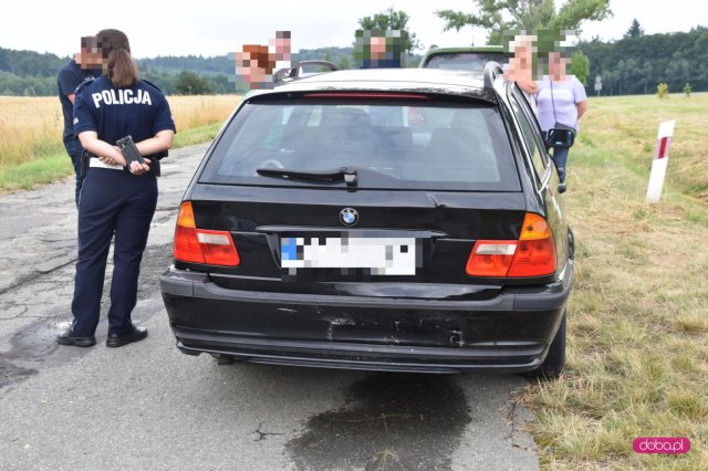 Zderzenie dwóch pojazdów na drodze Dzierżoniów - Łagiewniki