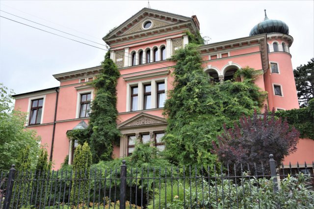 ul. Piastowska 23 (Dierigstrasse 23) Fabrykancka willa tajnego radcy. Mieszkał w niej Friedrich Dierig