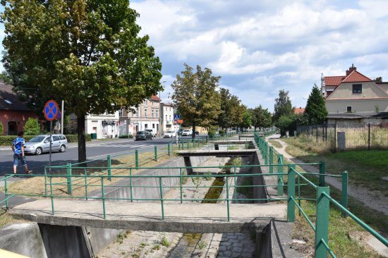 Potok Bielawica przed wojną dzielił Bielawę na dwie części - wiejską i miejską