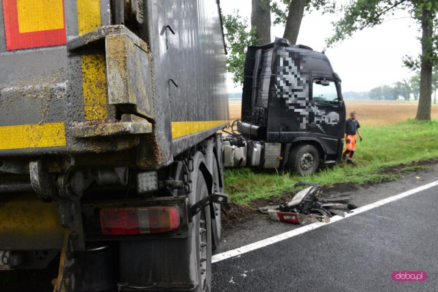 Ciężarówka wypadła z drogi Strzelin - Łagiewniki 