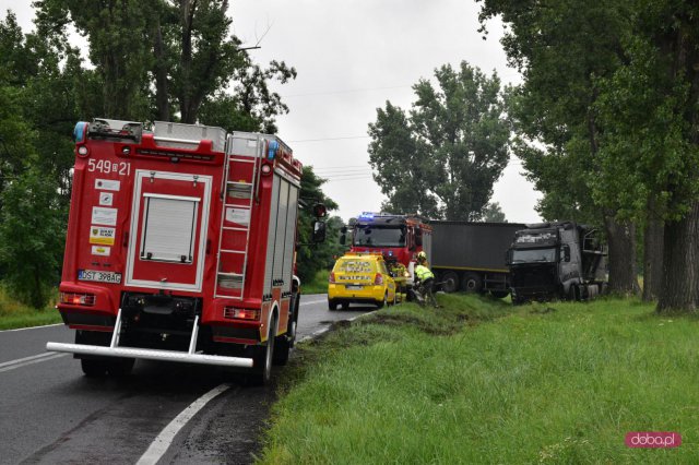 Ciężarówka wypadła z drogi Strzelin - Łagiewniki 