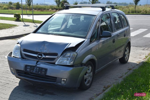 Zderzenie pojazdów na drodze Bielawa - Dzierżoniów 